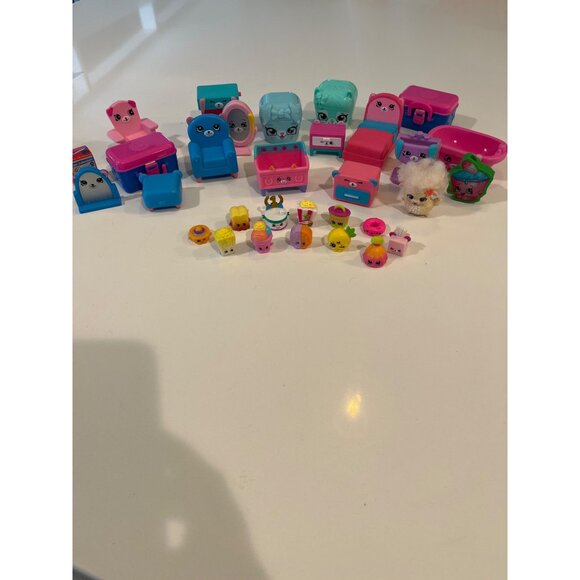 Shopkins Accessories and Characters - Picture 1 of 8